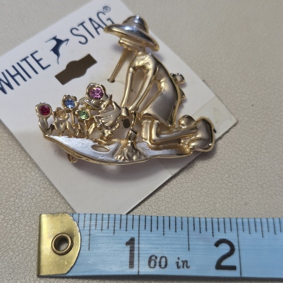 Vintage WHITE STAG Gold Tone Gardener Multi-colored Rhinestone‎ Brooch AS IS - Picture 2 of 5
